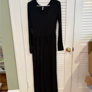 VIISHOW Black Long Sleeve Maxi Dress with Pockets – Size M - Flowy & Comfortable